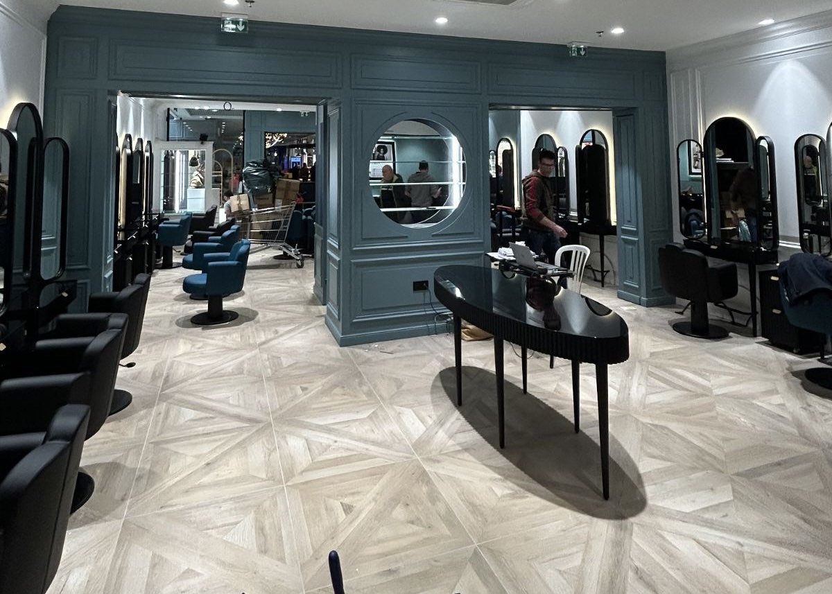 Agencement de Chaines de Salons de Coiffure : Design Uniformisé et Optimisation des Espaces