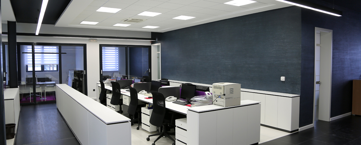 Retail of a classic-style office, incorporating functional storage and various adaptations for optimal use.