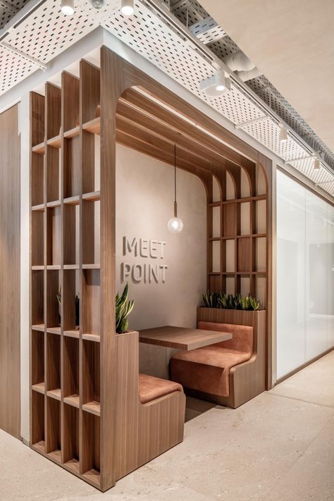 Tailor-made retail for a coworking center.