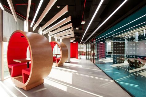 Customized Retail for a Coworking Center