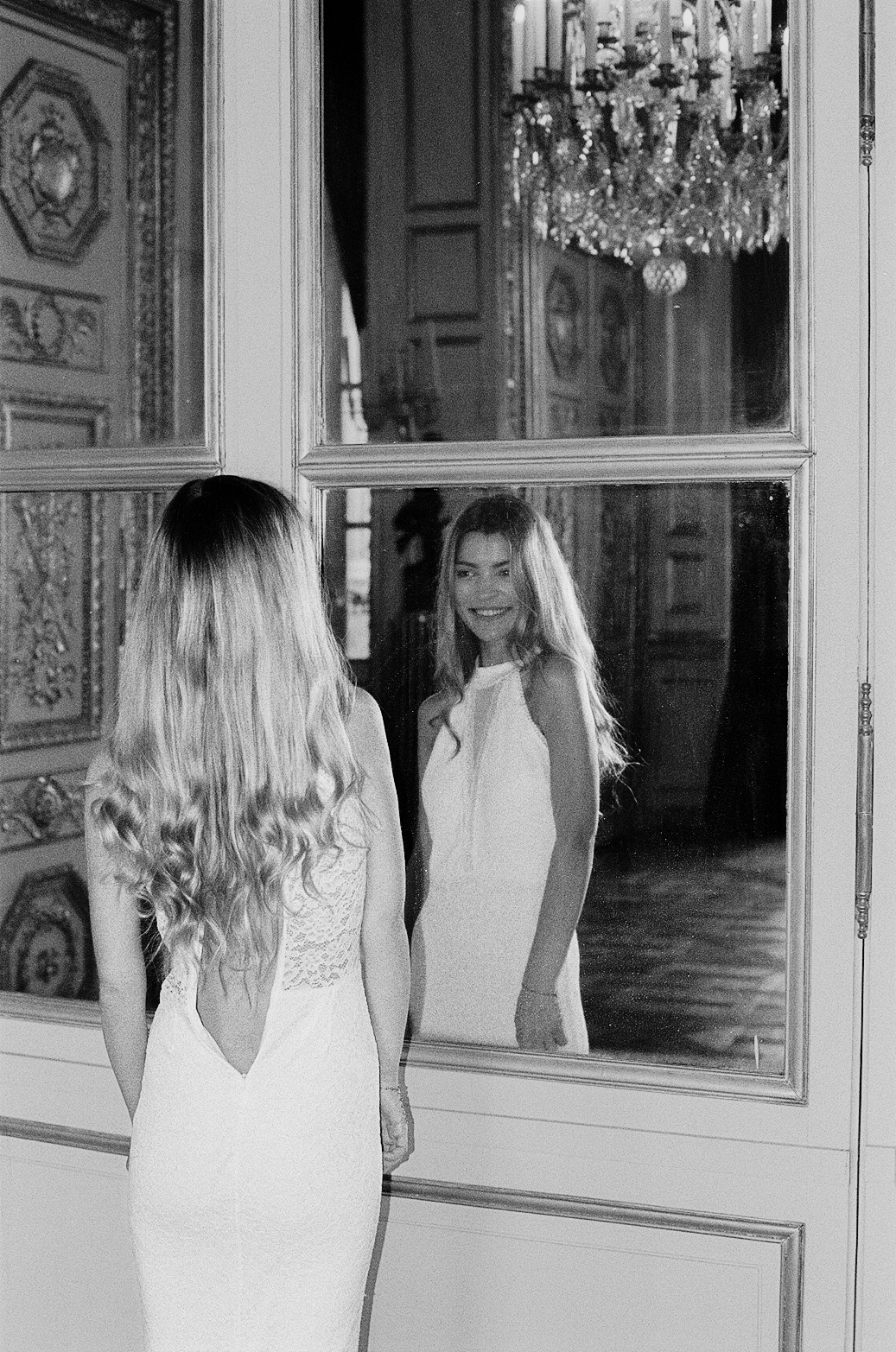 elopement photo session on black and white film in French castle by Paris photographer Anya Parsley