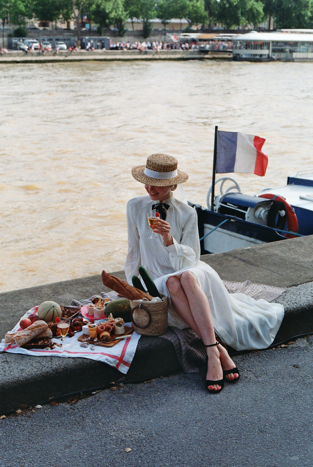 photo session with picnic in Paris