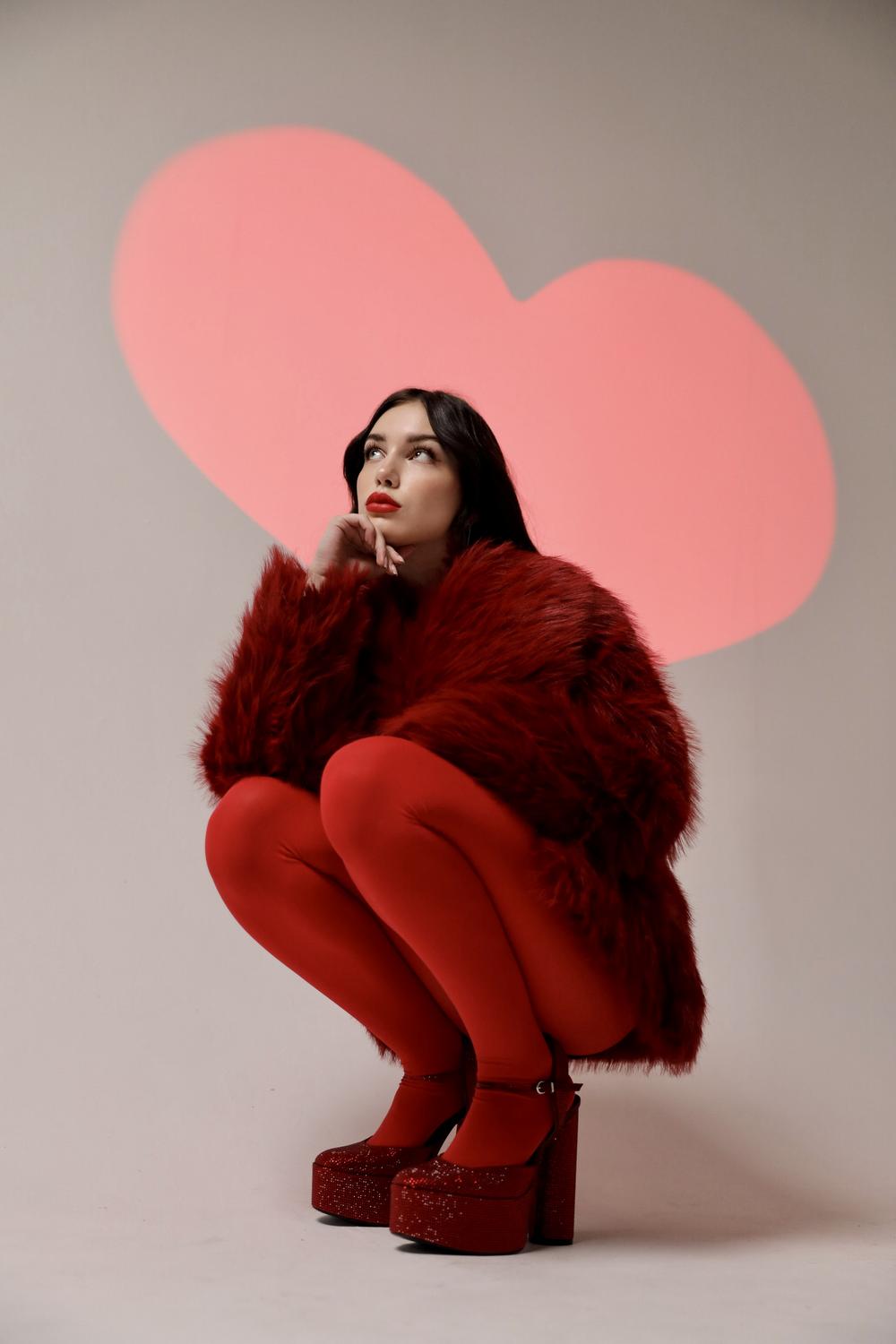 Услуги фотографа и визажиста в фотостудии Москва