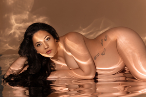 Glamour portrait photographer for women in the DMV, Elena Tofan
