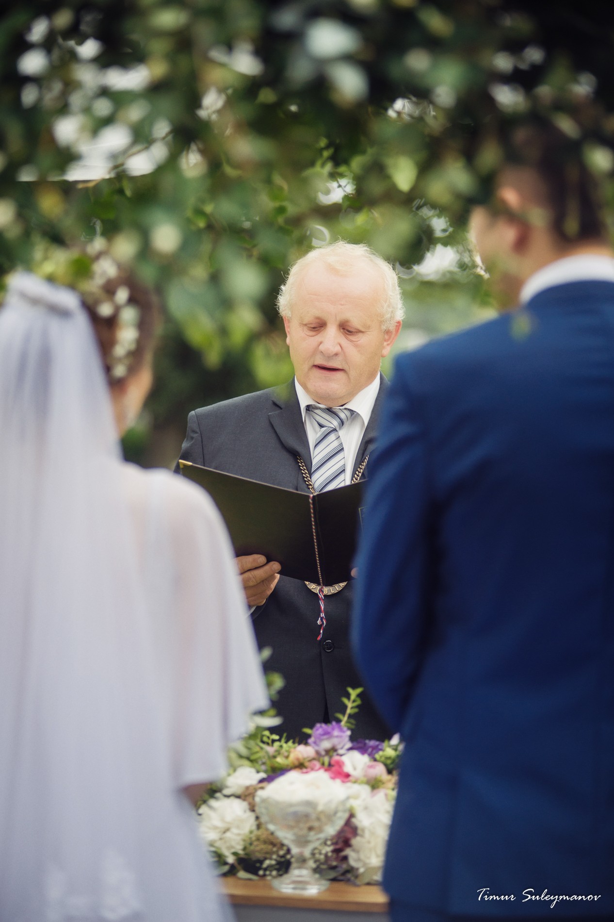 Wedding in the Chateau Mcely