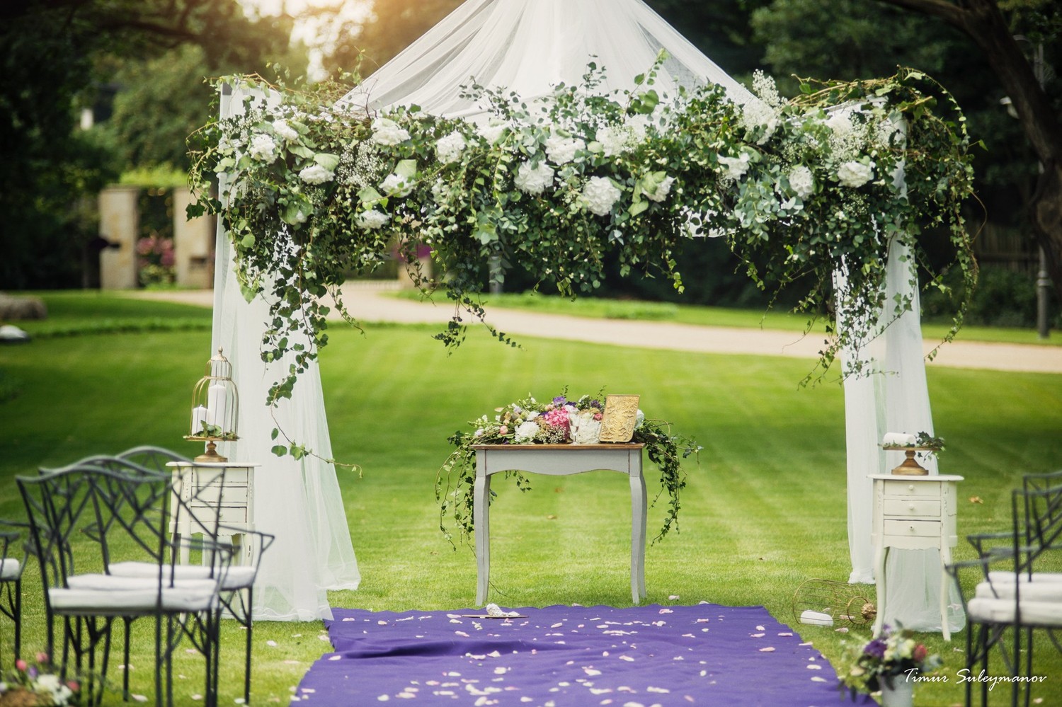 Wedding in the Chateau Mcely