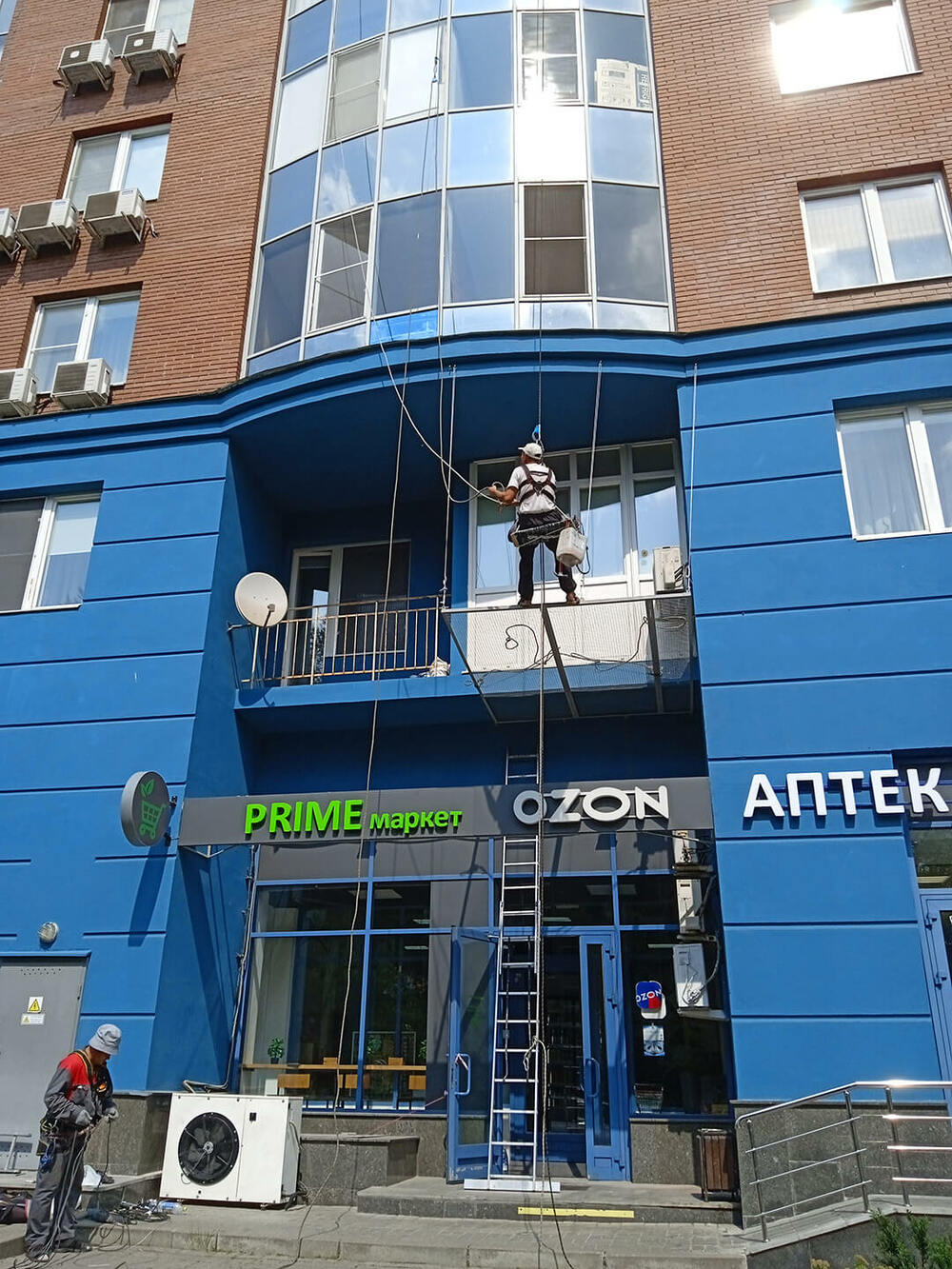 Монтаж и демонтаж вывесок, кондиционеров, лайтбоксов альпинистами в ...