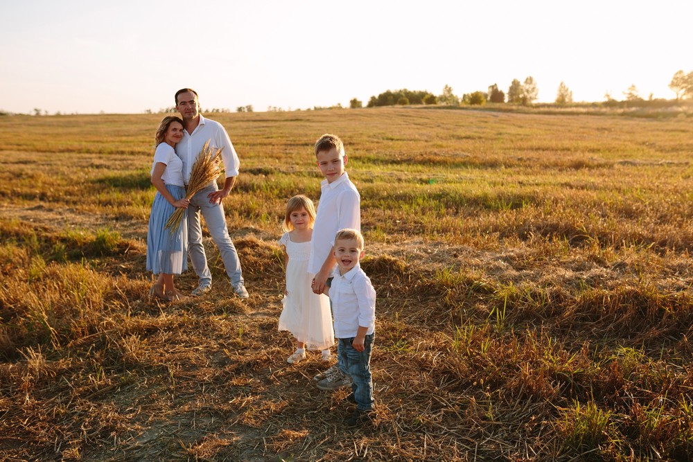 FAMILY - Dima, Olesja, Artem, Kris i Vlad