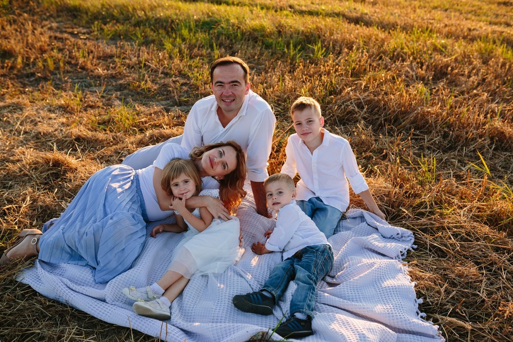 FAMILY - Dima, Olesja, Artem, Kris i Vlad