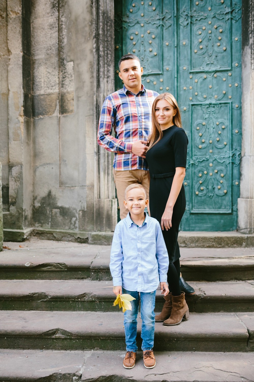 FAMILY - In town