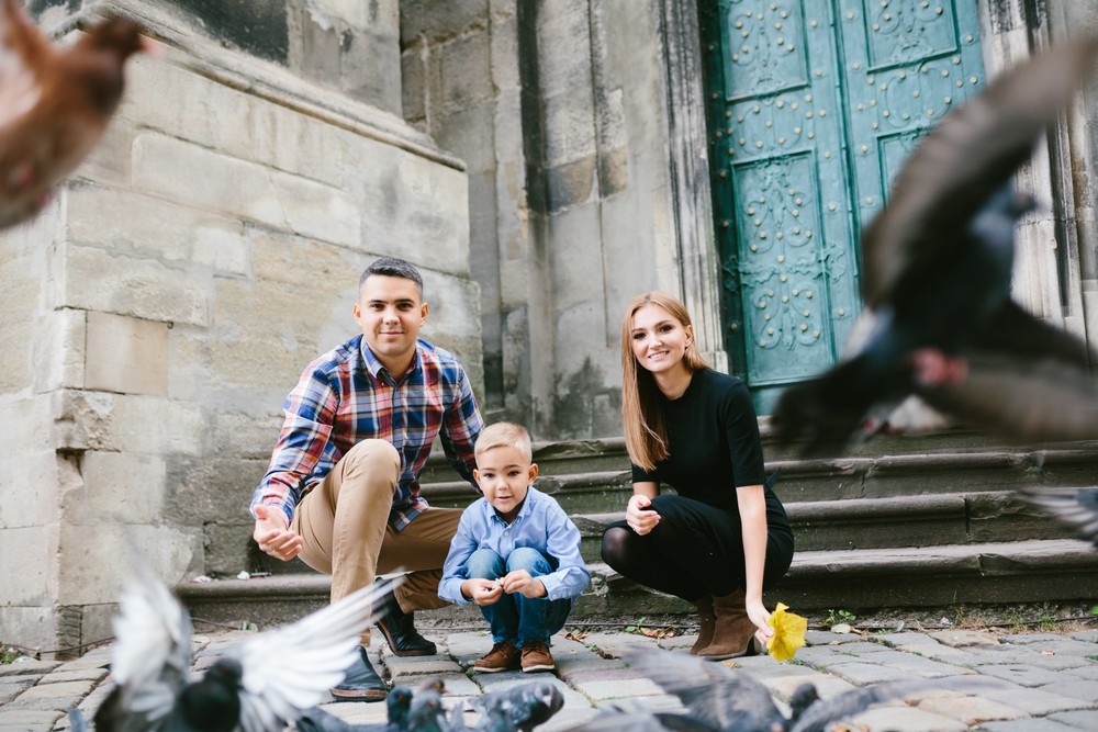 FAMILY - In town