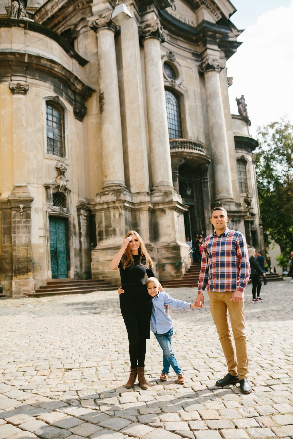 FAMILY - In town