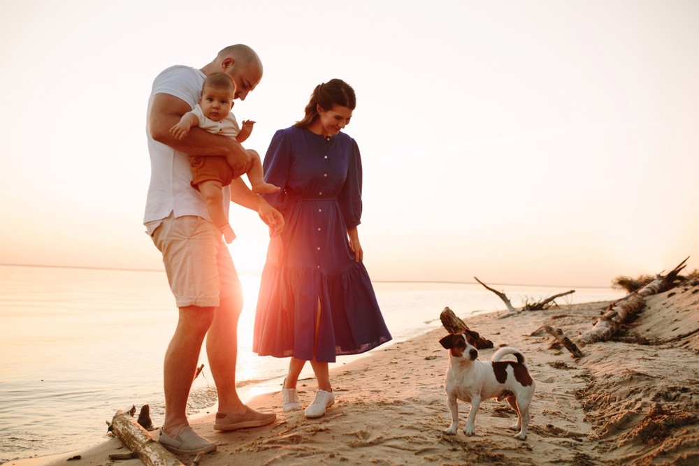 FAMILY - Sunset at the beach