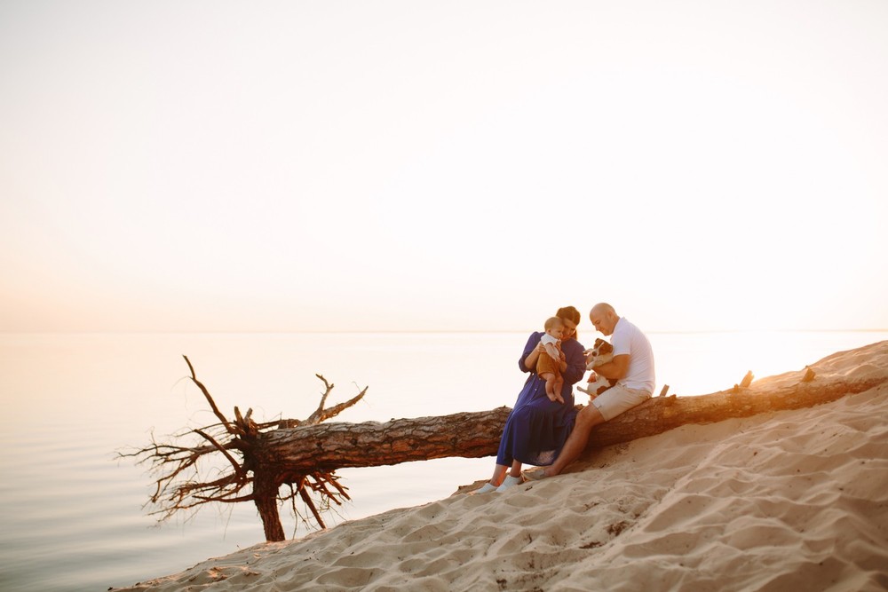 FAMILY - Sunset at the beach