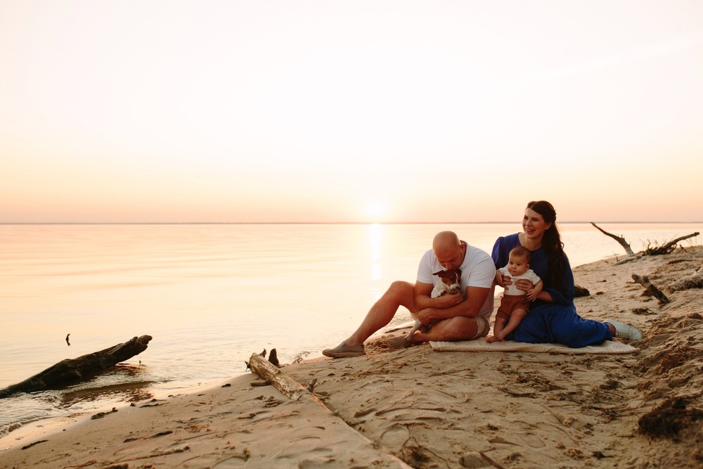 FAMILY - Sunset at the beach