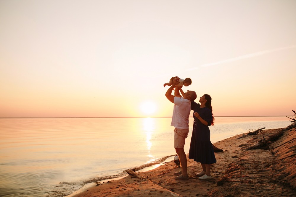 FAMILY - Sunset at the beach