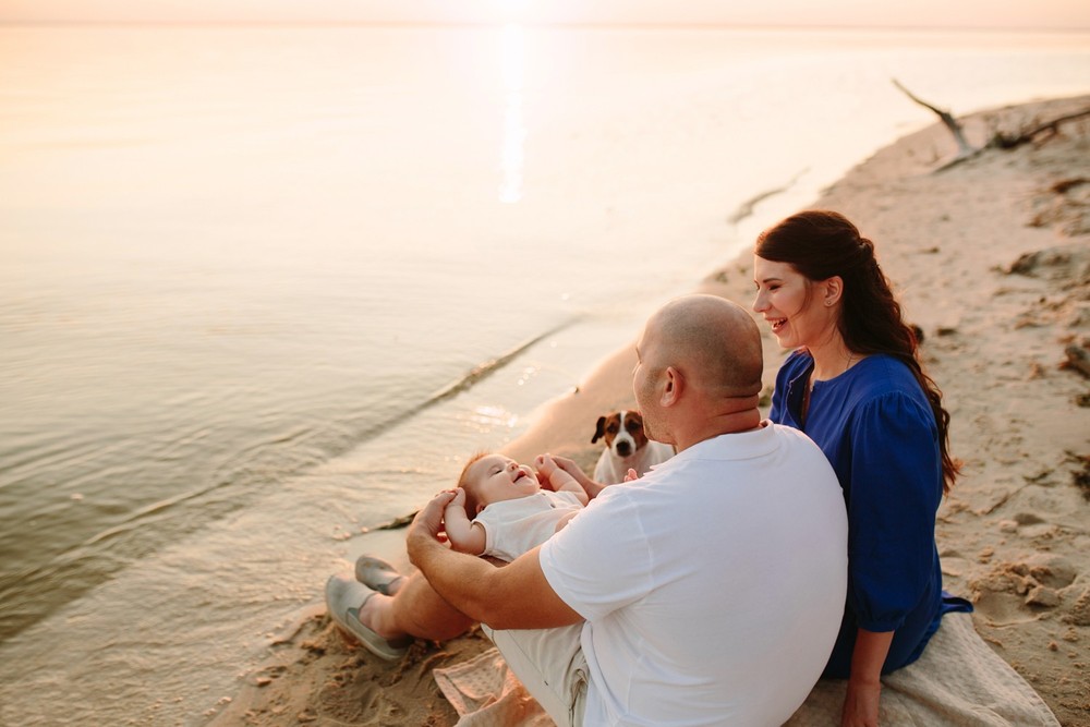 FAMILY - Sunset at the beach