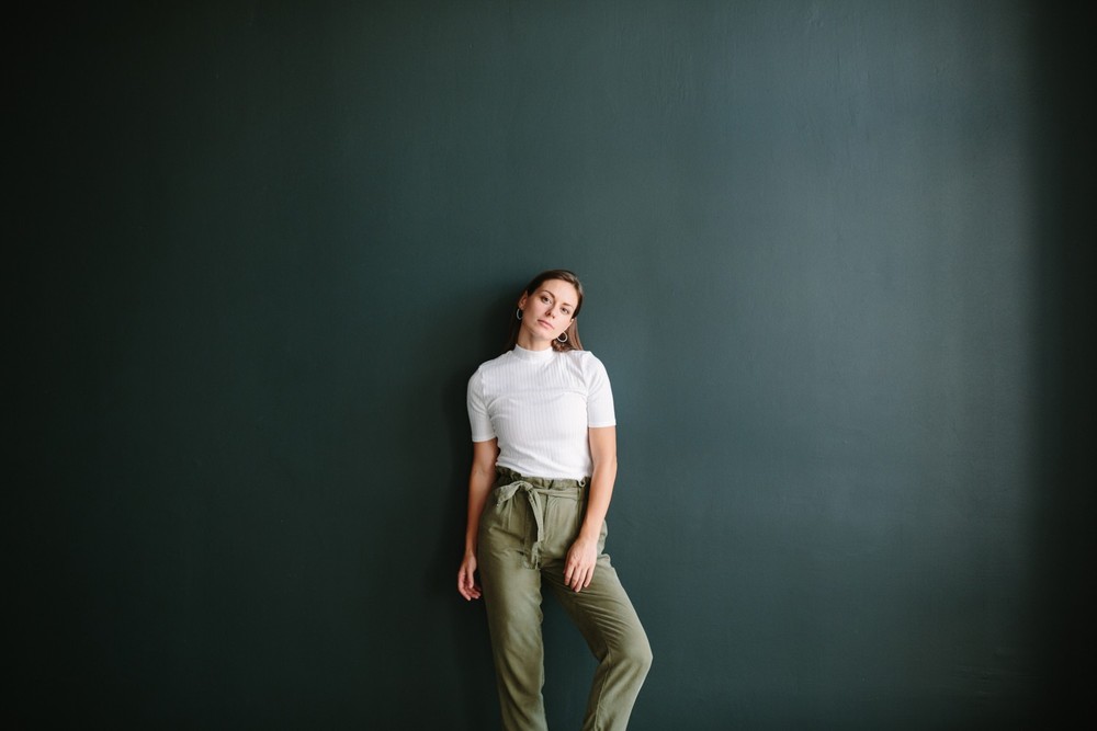 PORTRAIT - Light on the black wall