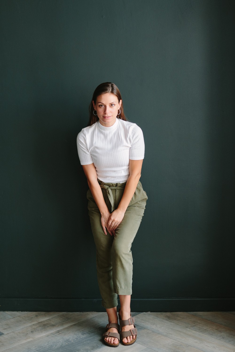 PORTRAIT - Light on the black wall