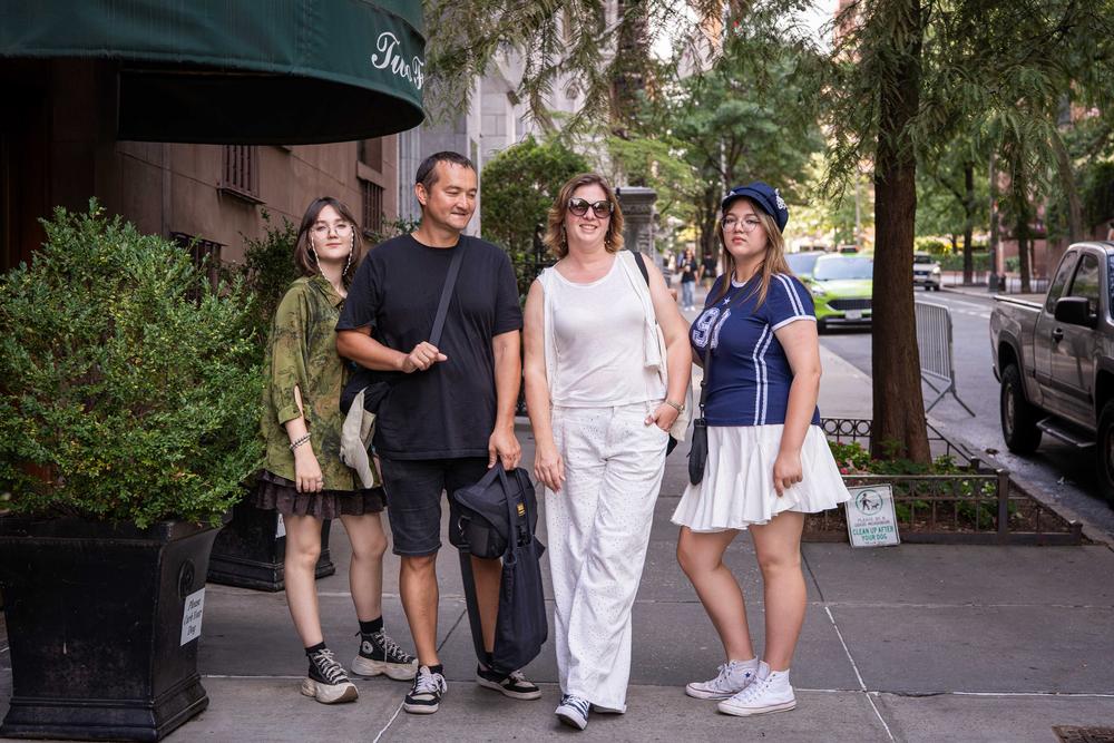 Client Galleries - Family time in NY