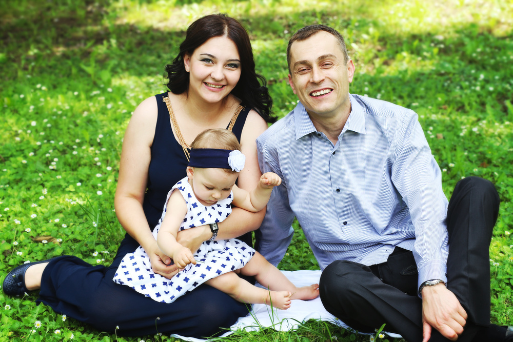 KIDS & FAMILIES