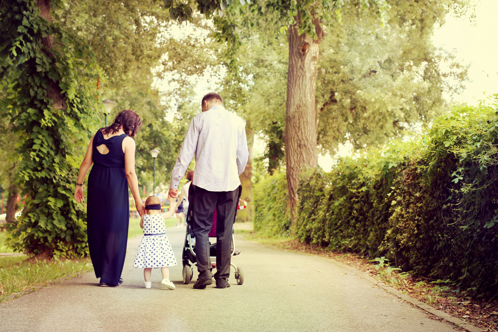 KIDS & FAMILIES