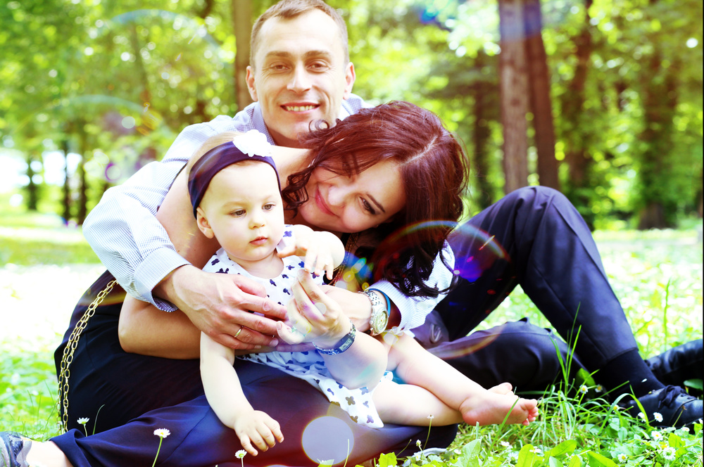 KIDS & FAMILIES