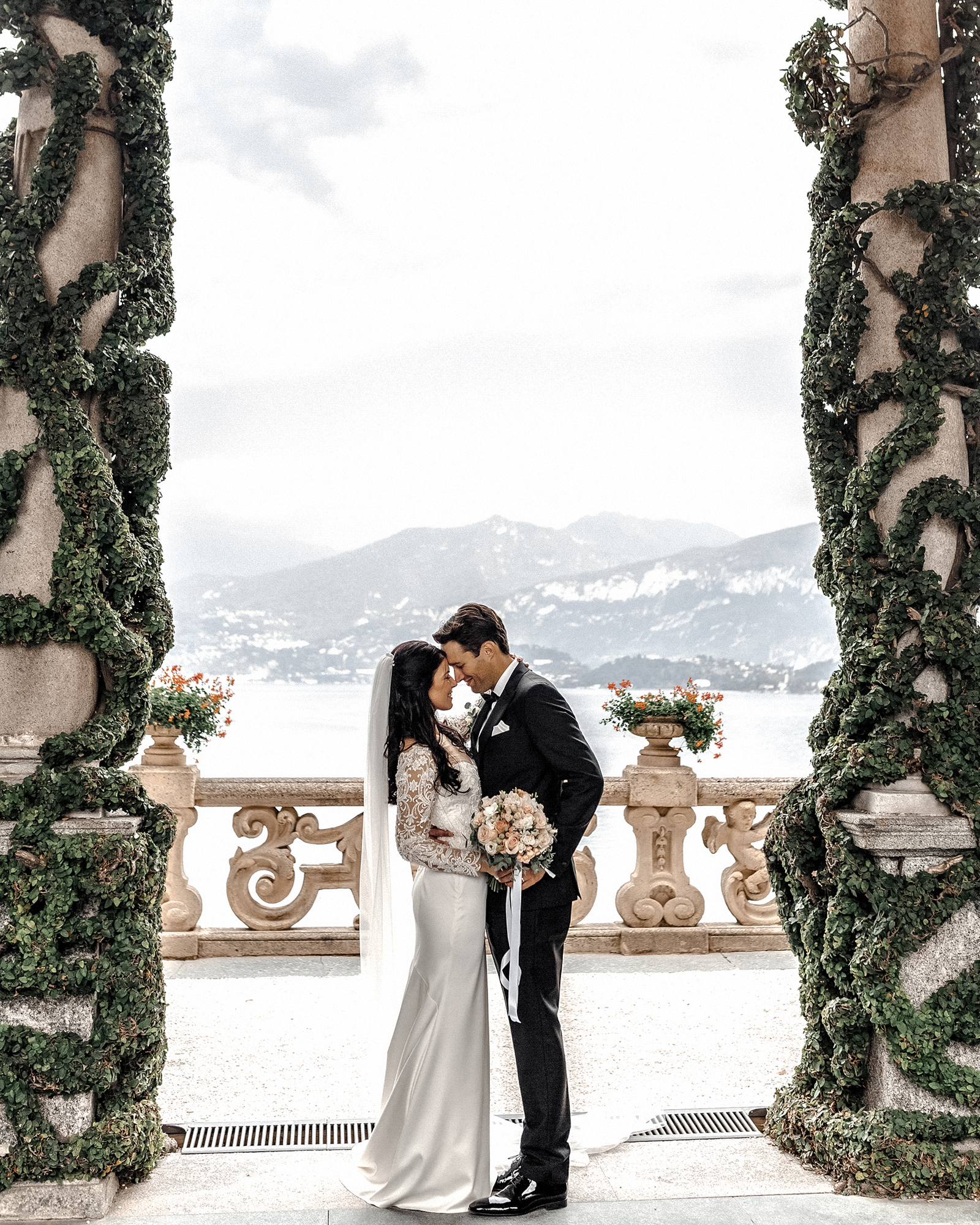 wedding photographer at Villa del Balbianello in Italy