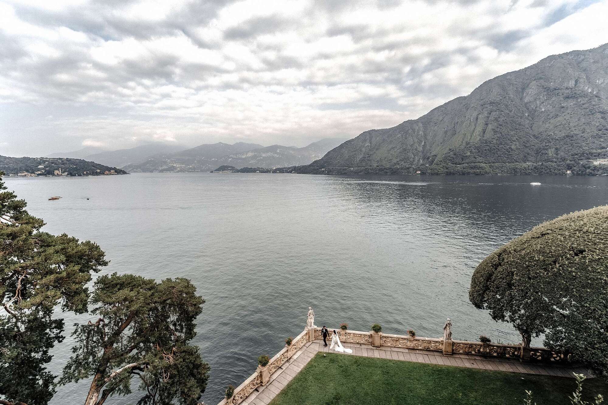 wedding photographer in Villa del Balbianello