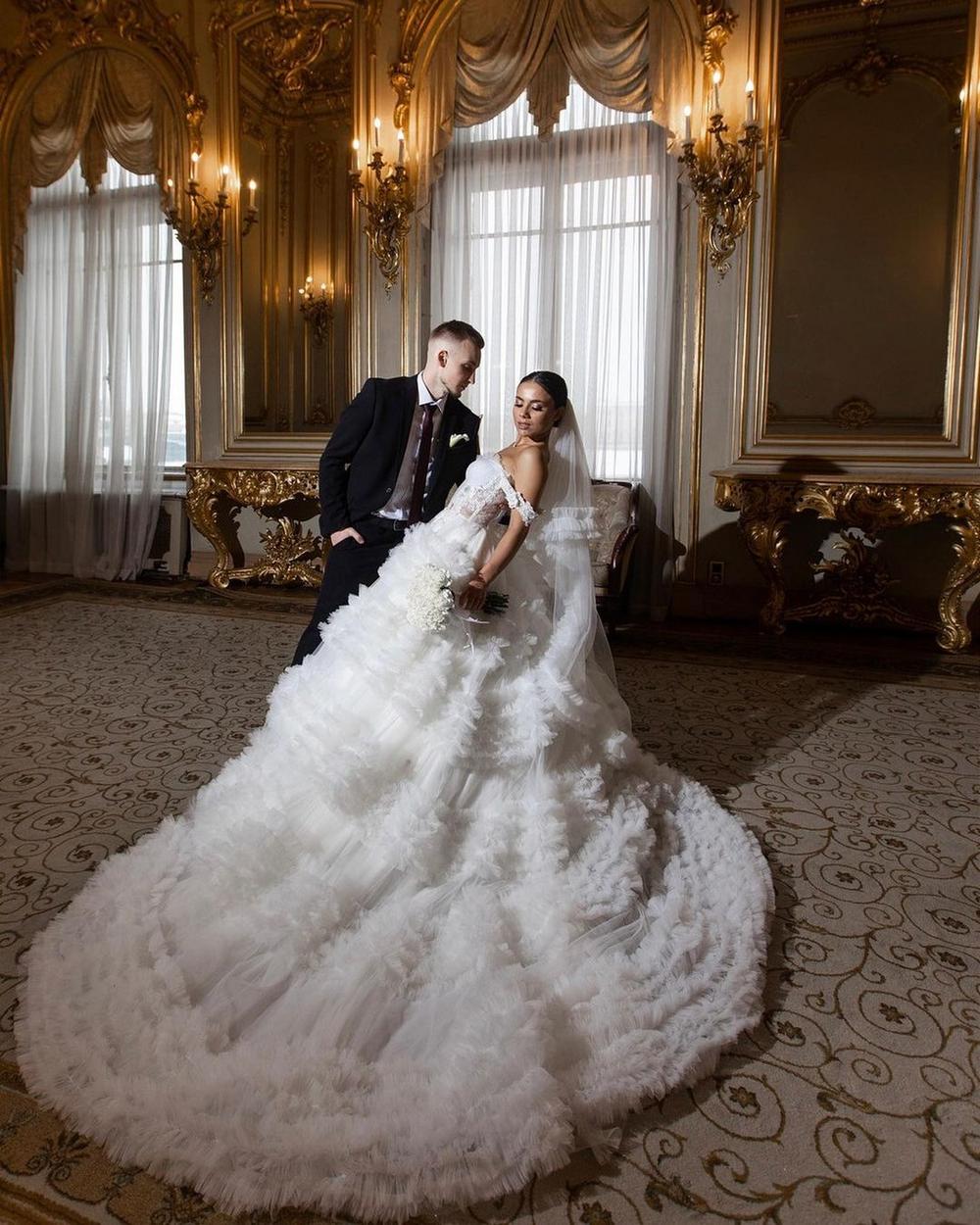 Запоминающиеся свадебные фото: 10 идей для фотосессии