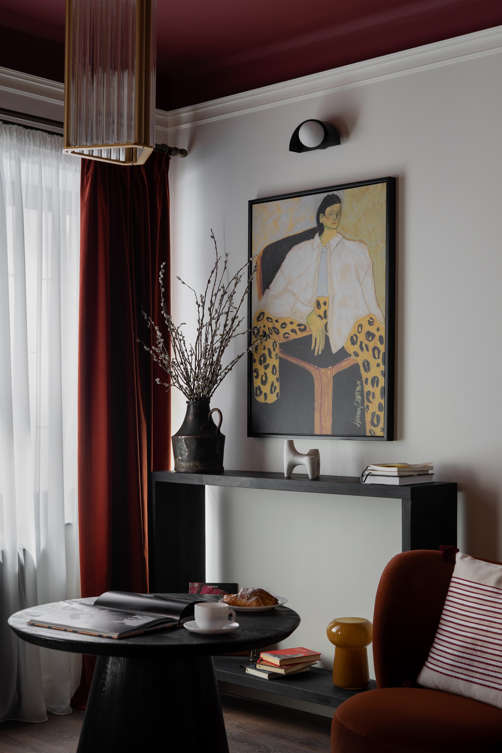 LADO ASATIANI | AIRBNB APARTMENT