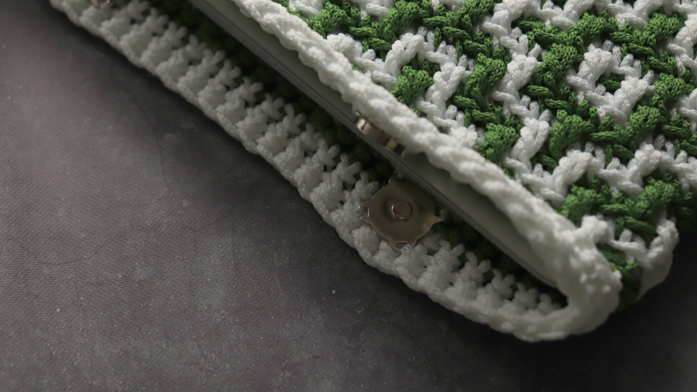 Maze Laptop Sleeve - Crochet Pattern