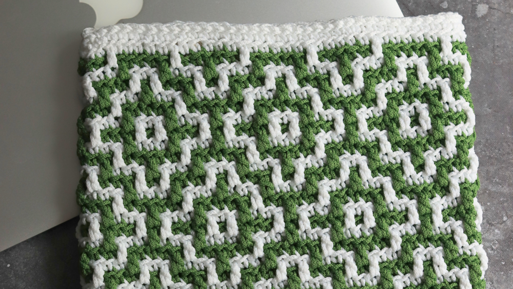 Maze Laptop Sleeve - Crochet Pattern