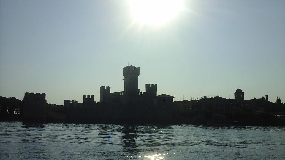 СИРМИОНЕ, курорт на озере Гарда