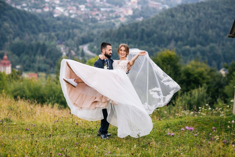 весільна фотосесія Яремче, Буковель Карпати фото та відеозйомка фотограф Осачук