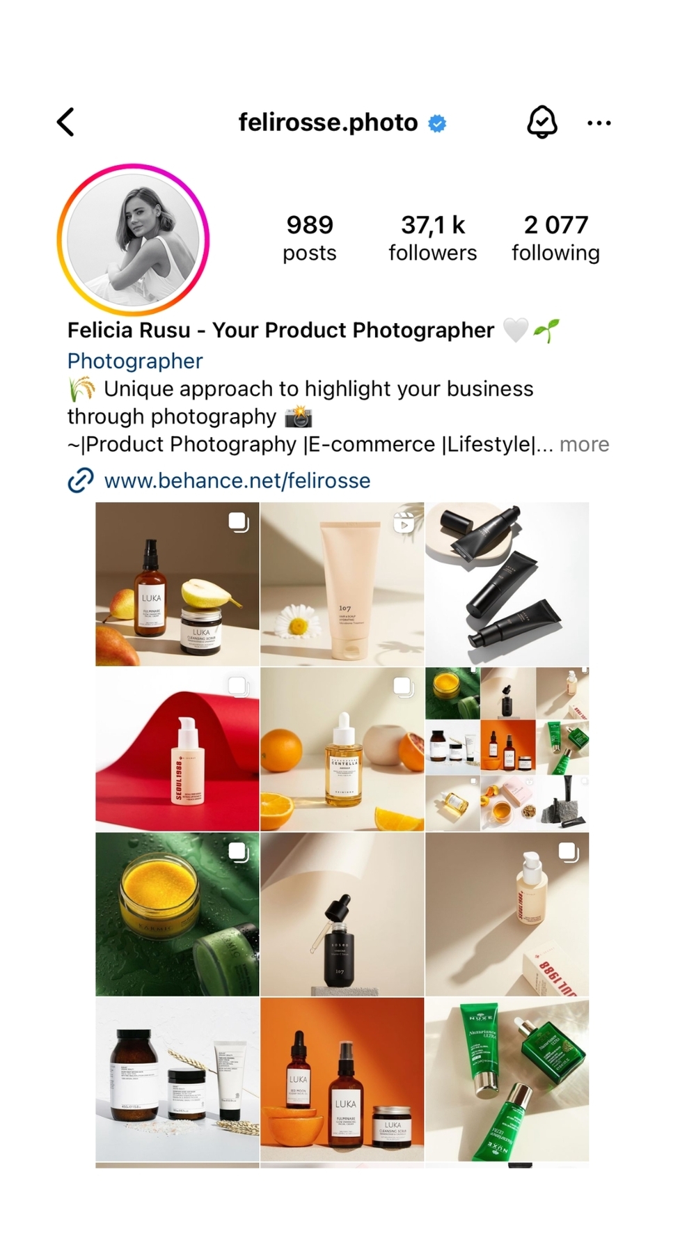 Profil al unui absolvent al cursului de fotografie comercială