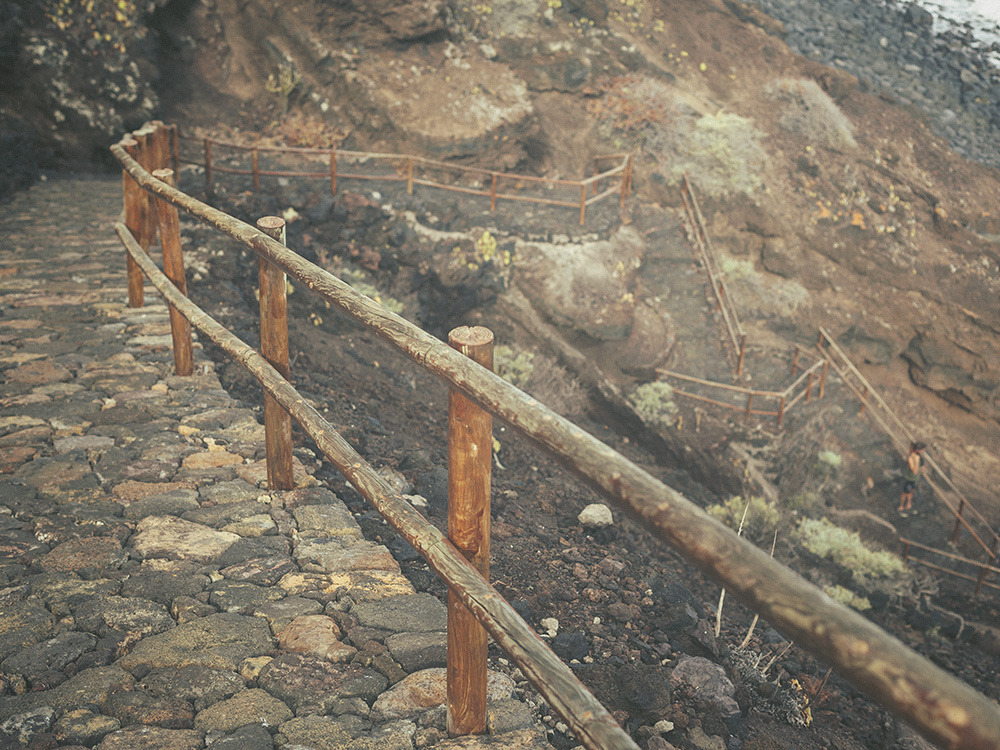 el charco azul, staircase, el hierro