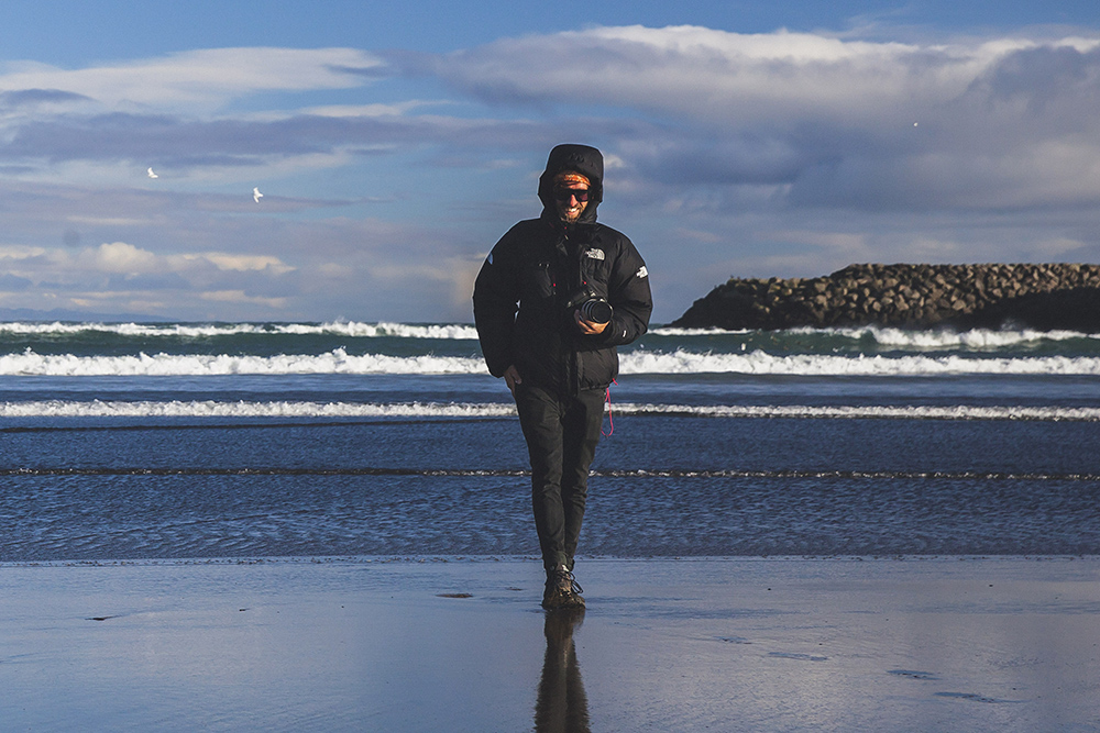 beach in iceland, sunny, cold