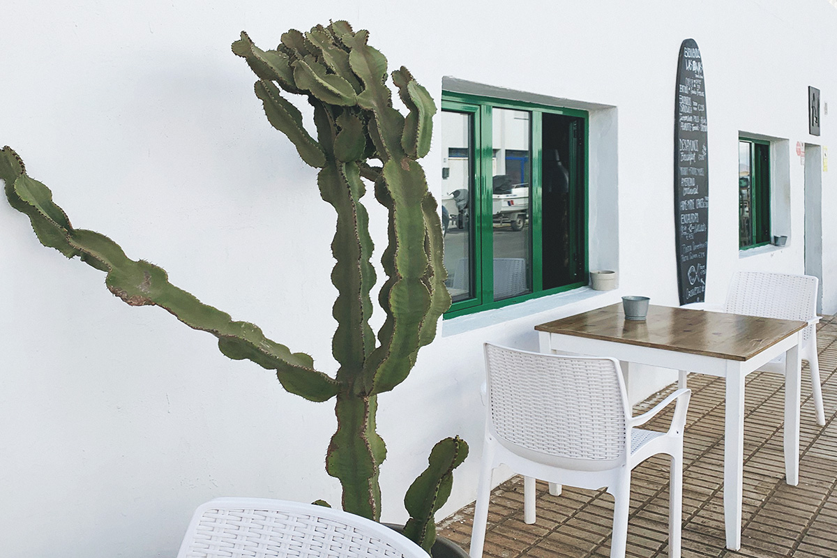caleta de famara, lanzarote, las bajas, restaurante