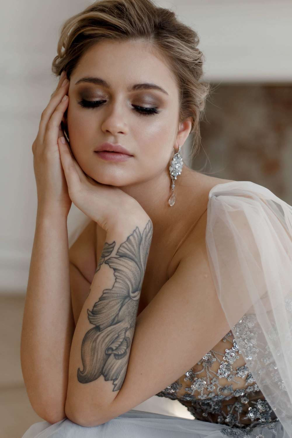 В Ташкенте сорвали свадьбу из-за татуировки на теле невесты