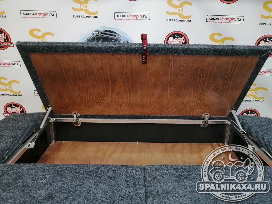 👑 Стол, интегрированный в корпус автомобильного спальника для Тойоты Ленд Крузер 105, всегда под рукой и готов к боевым действиям в любое время