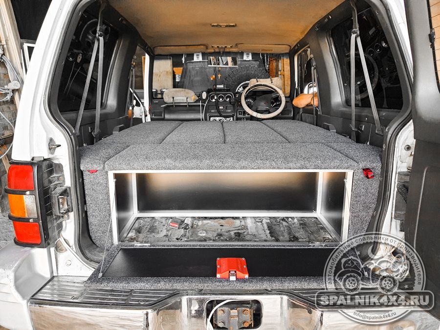 Багажник экспедиционный PGT-B.95.03 на Mitsubishi Pajero 2 (5 дв.) с сеткой и креплениями водосток