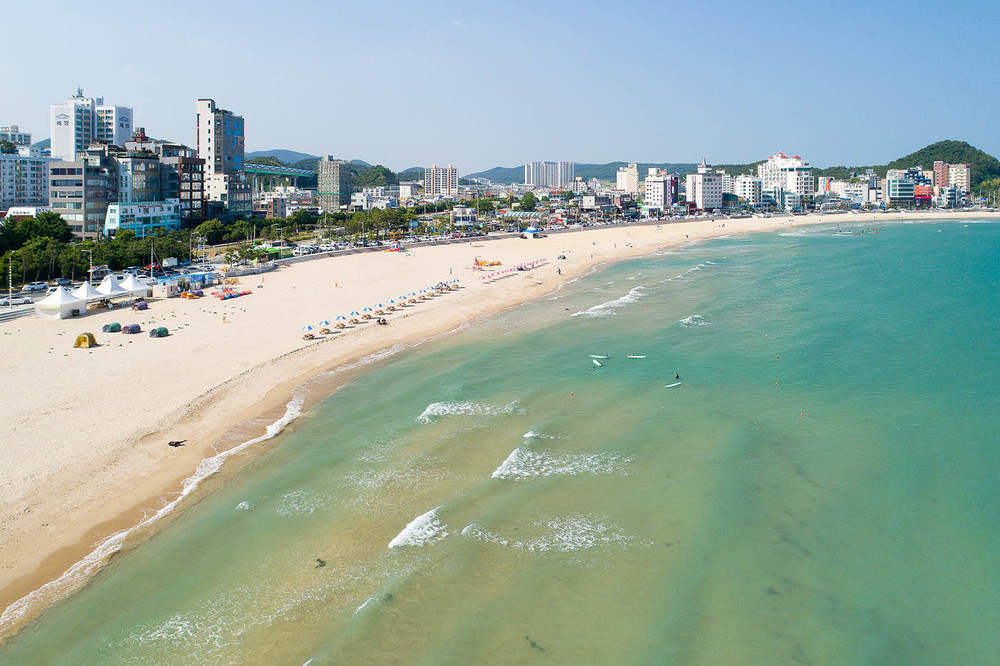 Harbiy lager porno Buvim nabirasiga jinsiy aloqani orgatdi (porno onlayn)