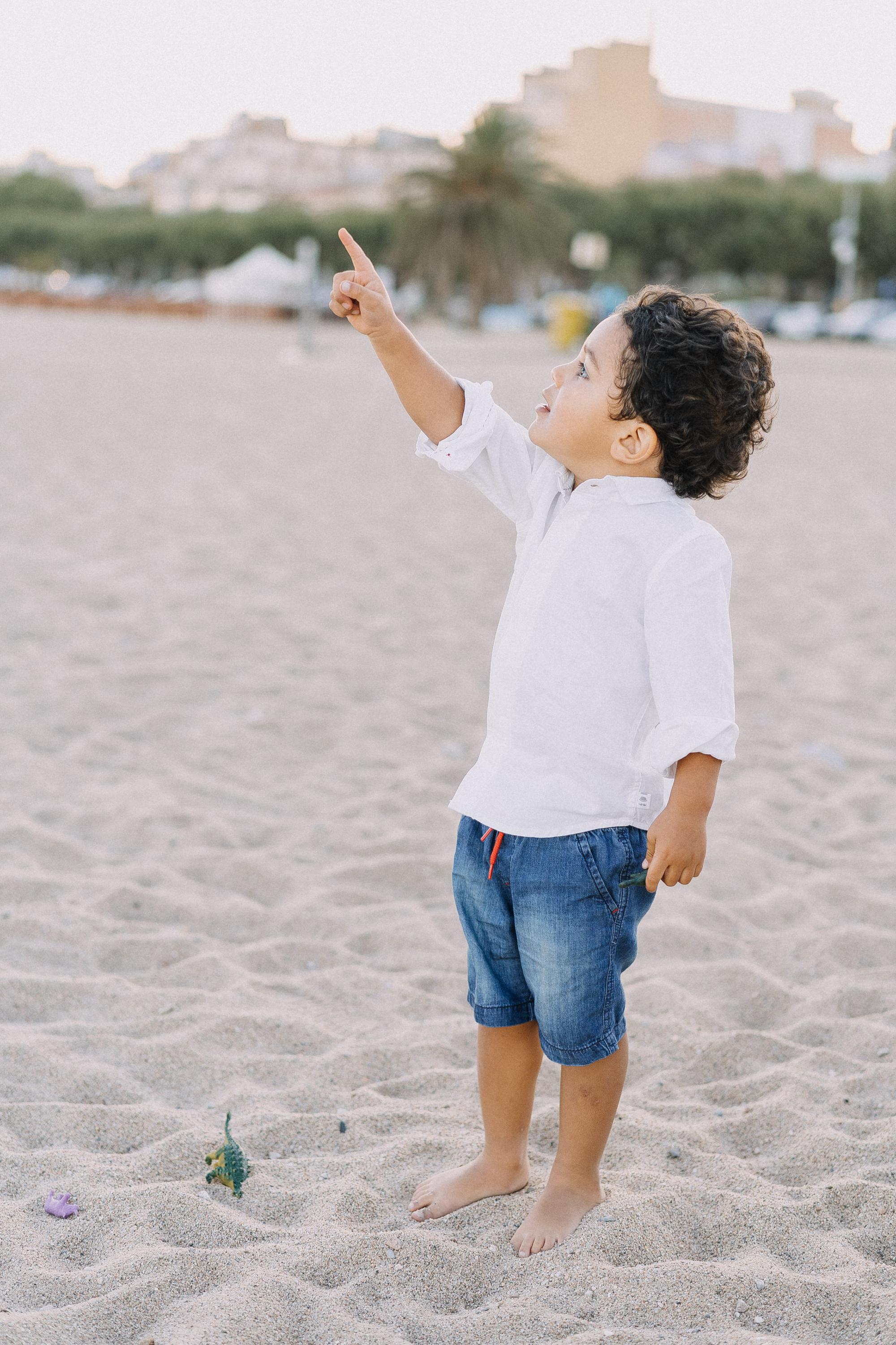 Outdoor family photoshoot Barcelona