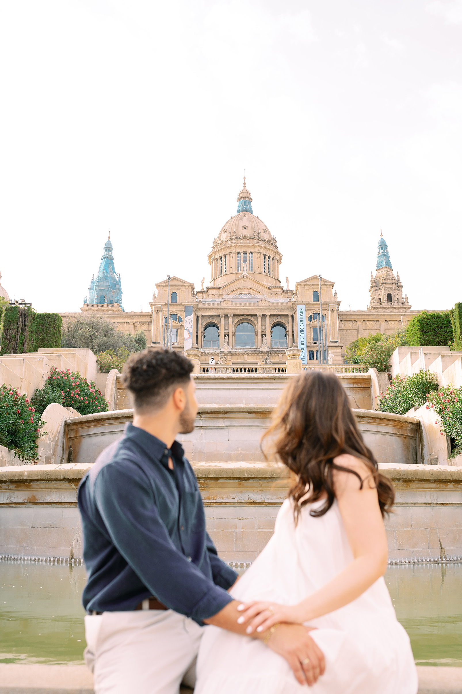 Fun couple photoshoot Barcelona