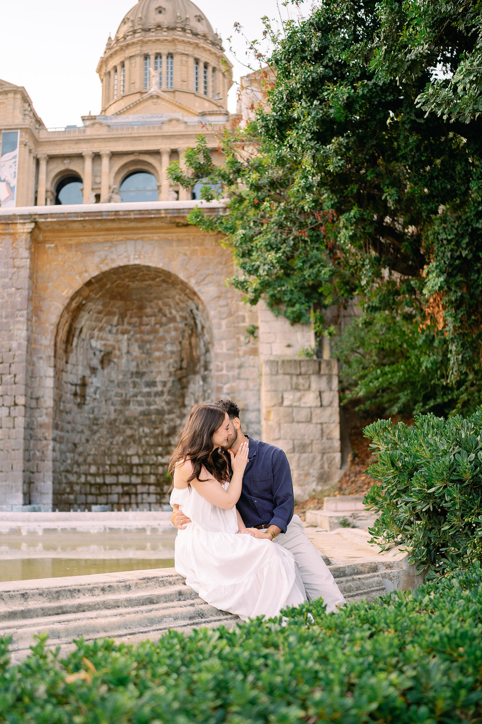 Outdoor couple photoshoot Barcelona