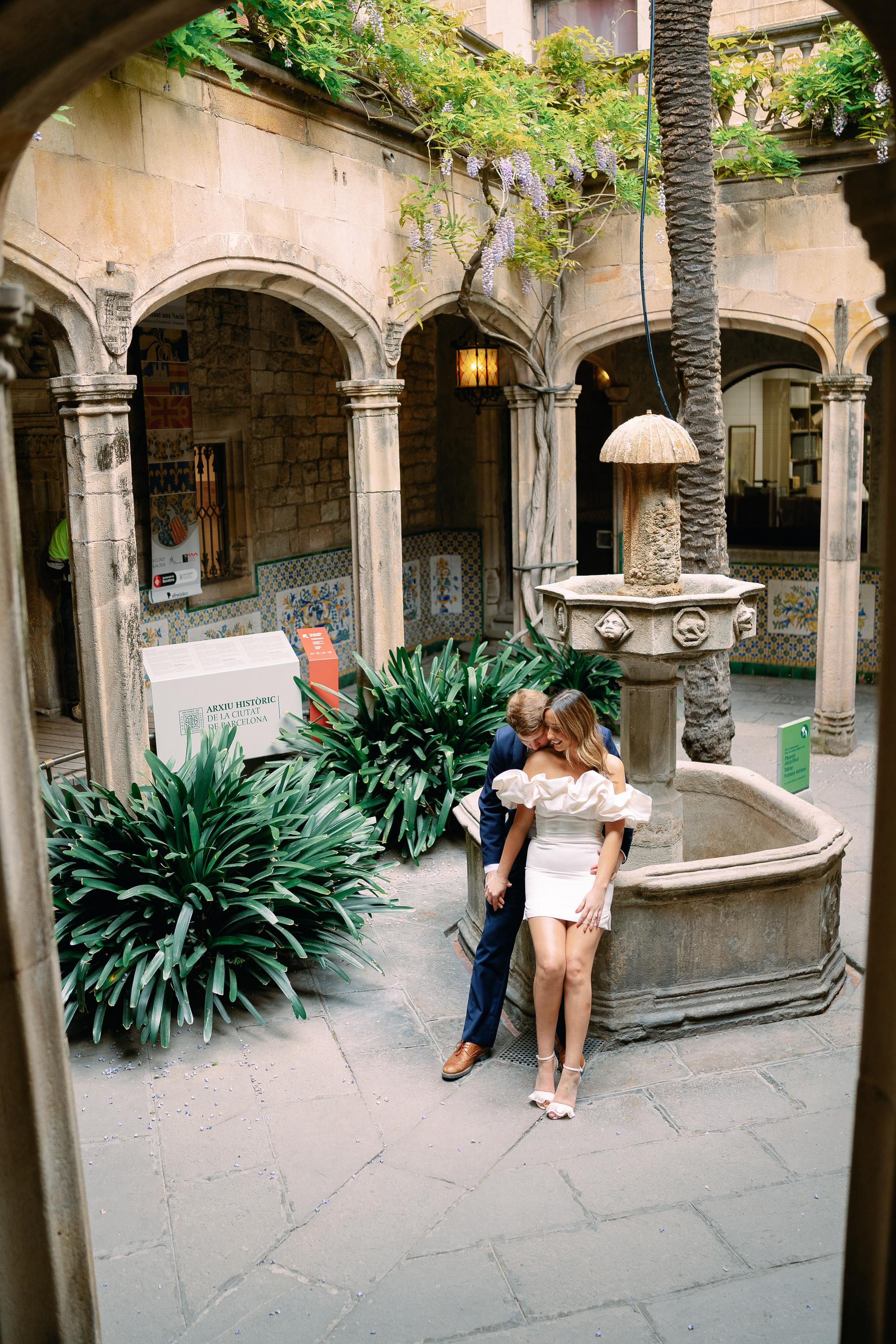 Barcelona love story photo session prices