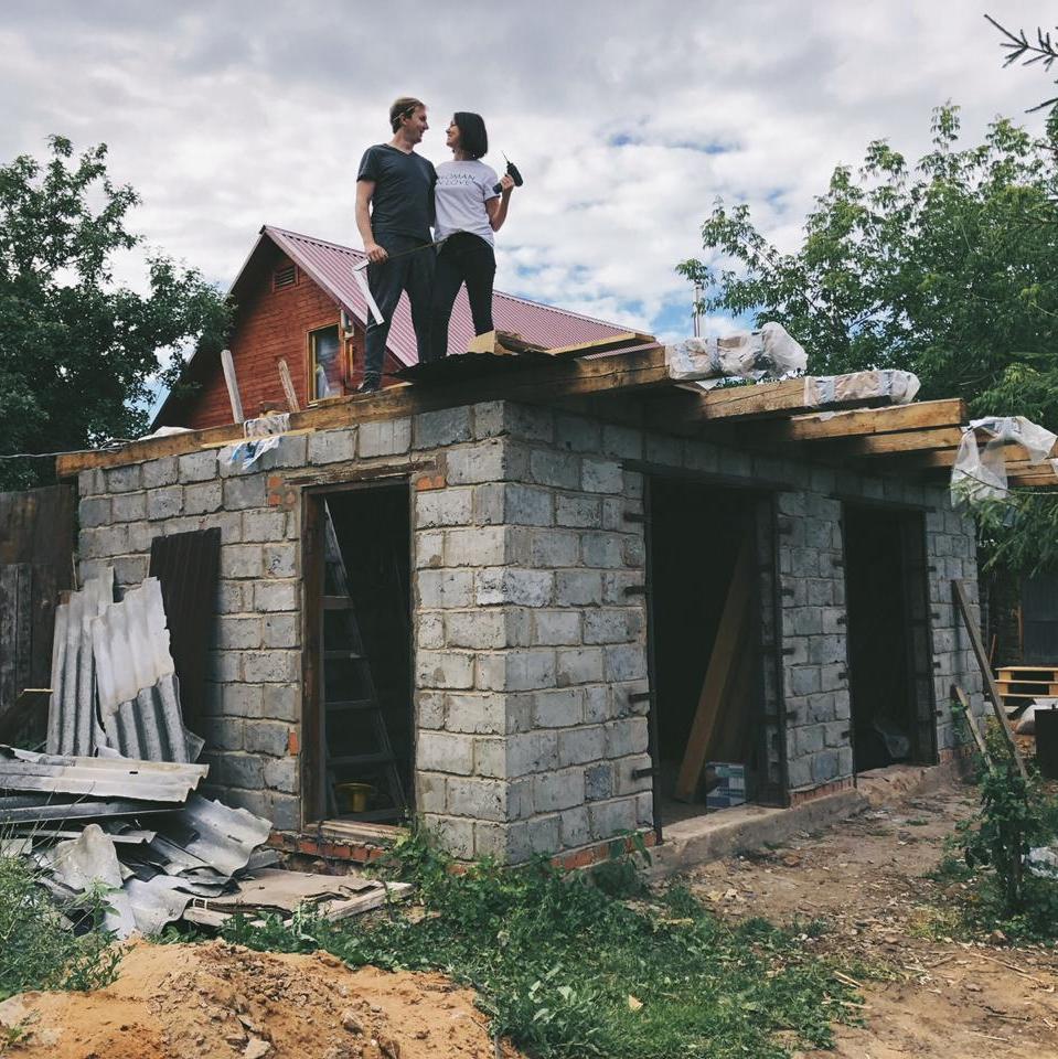 Загородный дом своими руками - как молодая семья уехала из Москвы и  построила дом в стиле BARNHOUSE