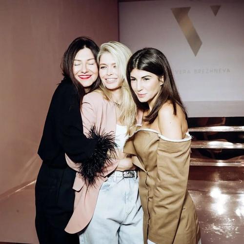 Ауыздағы кашмоты кесу Клизма порно бұрмалау