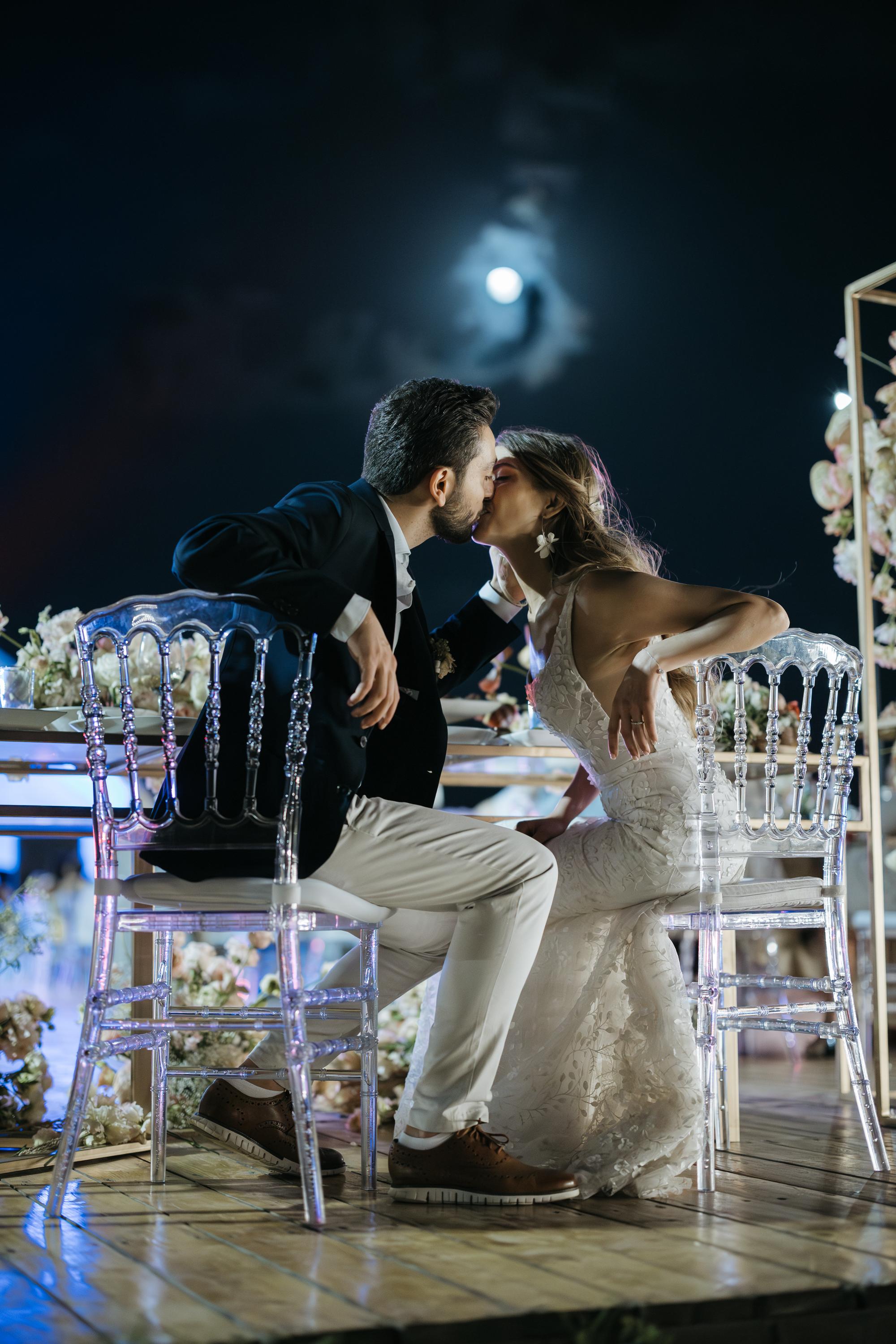 Norayr Avagyan: Candid & Fine Art Wedding Photographer in Italy | Specializing in destination weddings at Lake Como, Puglia, Amalfi Coast, and Tuscany. Capture timeless moments with a blend of documentary and artistic elegance.